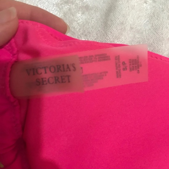 🆕Victoria Secret pineapple bikini top small - Picture 4 of 4
